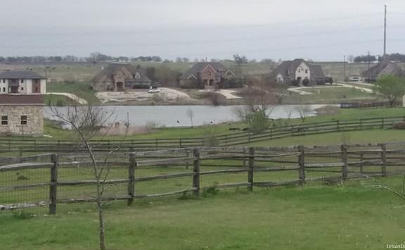 4th image of 104 Comanche Cir