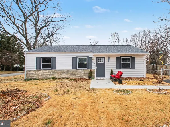 1229 E Longview Dr, Woodbridge, VA 22191