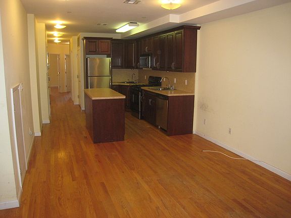 2nd image of 1833 E 13th St APT 2A