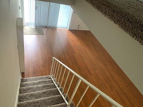 3rd image of 14134 Burbank Blvd APT 3