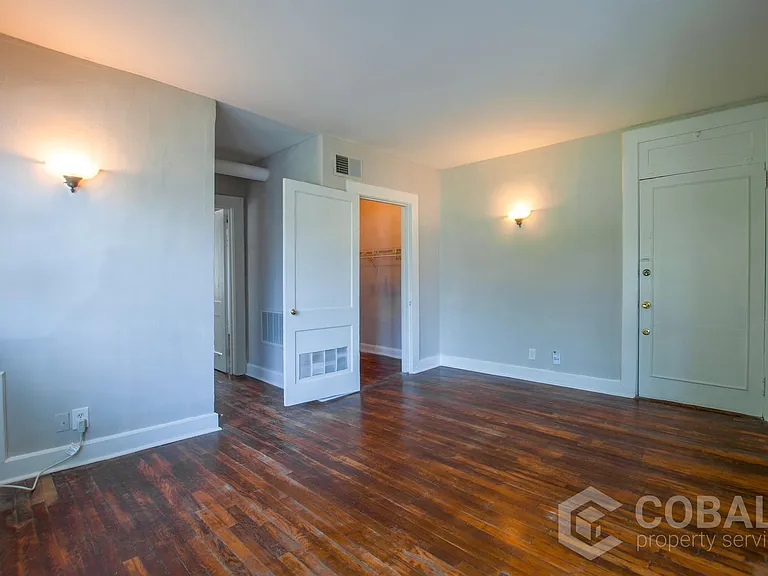 678 Somerset Ter NE #1 — Photo 2