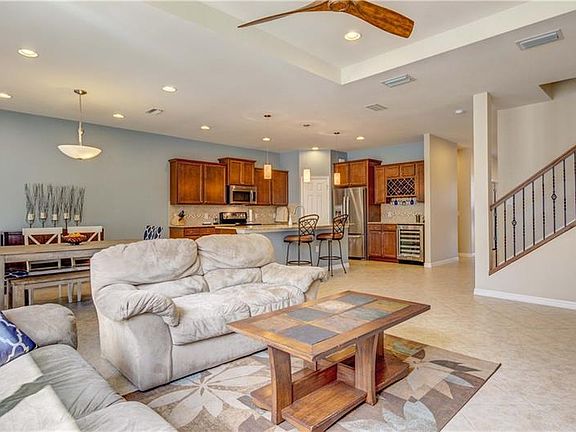 3rd image of 2445 Carnation Ct