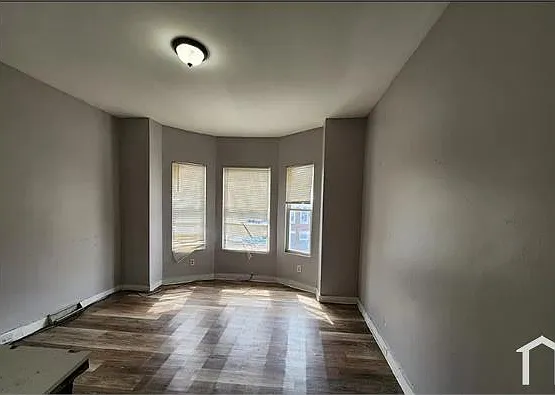 2704 Harlem Ave — Photo 7