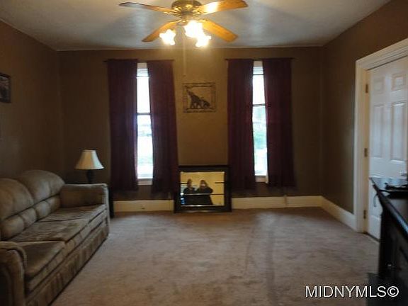 5th image of 937 Blandina St