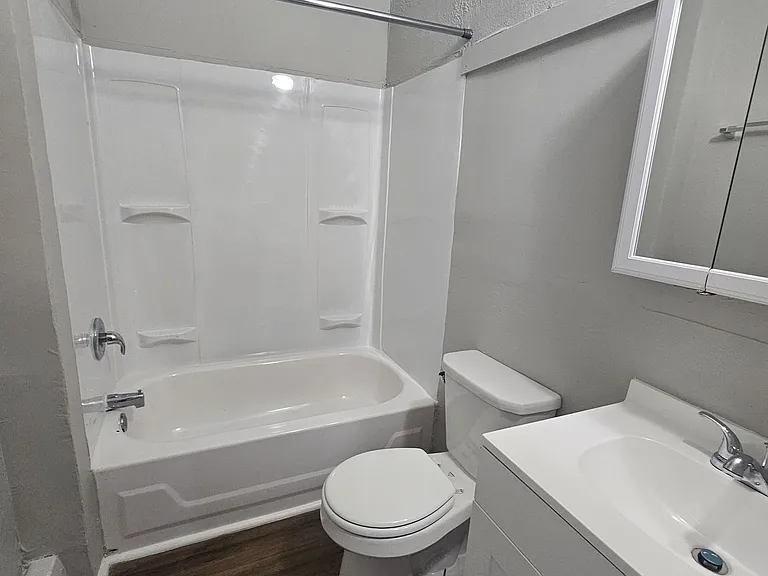 355 Goodrich St #1B — Photo 6