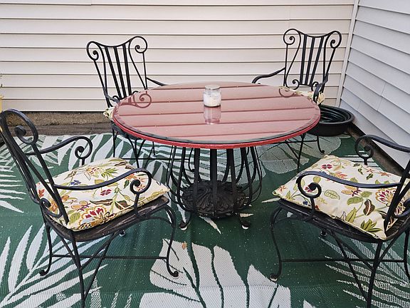 updated patio seating and outdoor rug