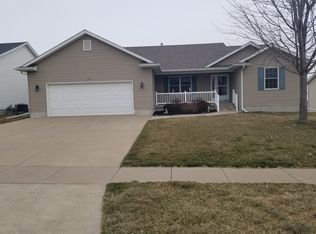192 W Scott St, Eldridge, IA
