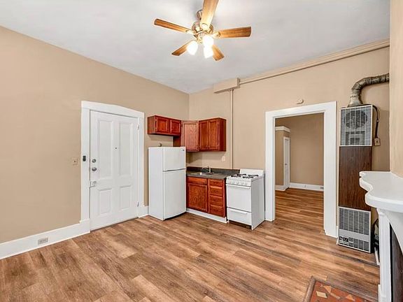 3rd image of 424 London St #A
