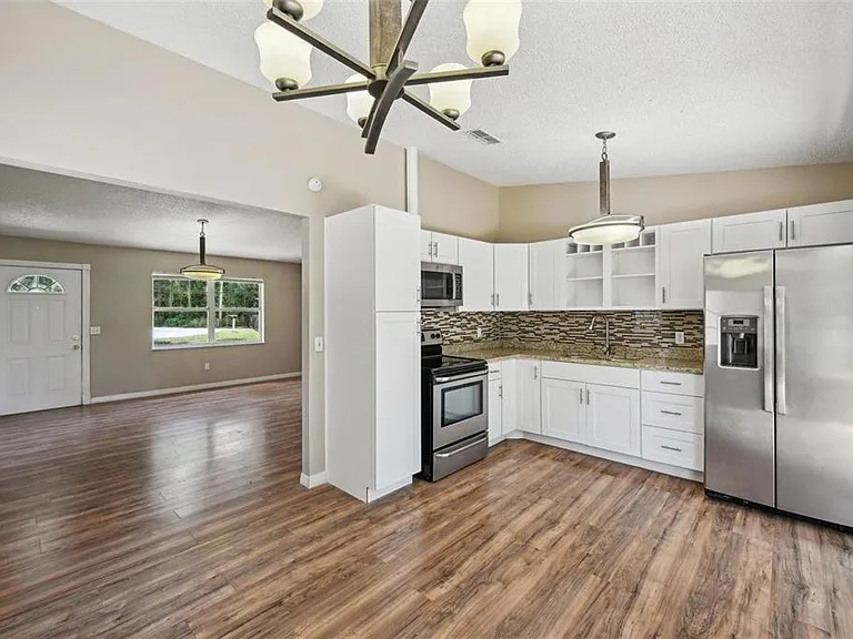 5 Cedar Ln — Photo 6