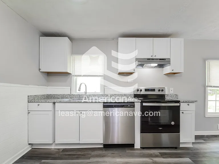 1676915_005_kitchen_13788636.jpg