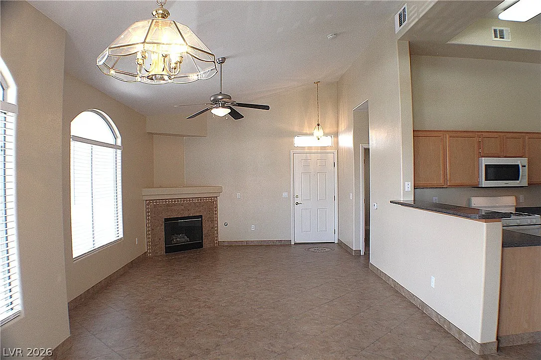 700 Carnegie St — Photo 4