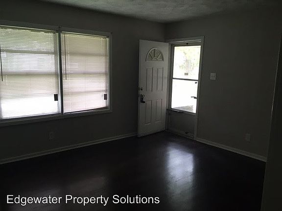 2nd image of 208 S Sparrow Way