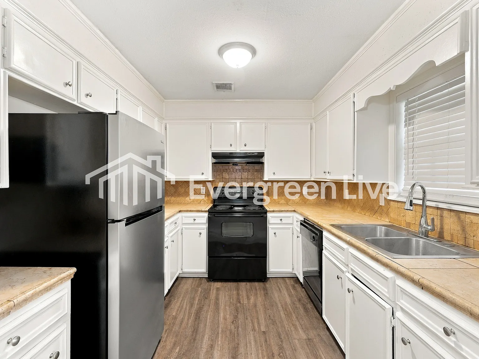 3 bed, 2.0 bath, 1483 sqft, $1,845 — Photo 4