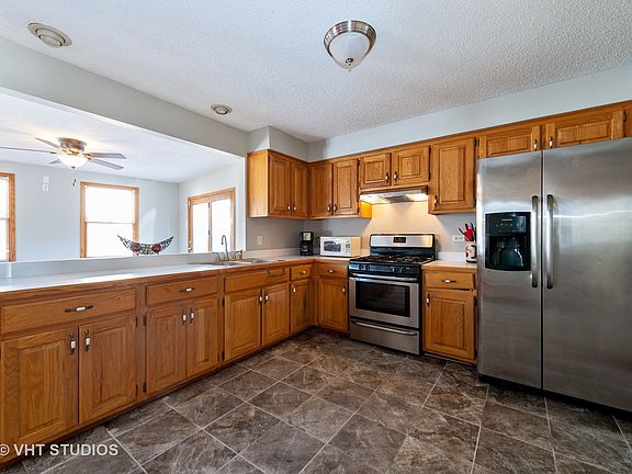 4th image of 12517 S Deer Park Dr