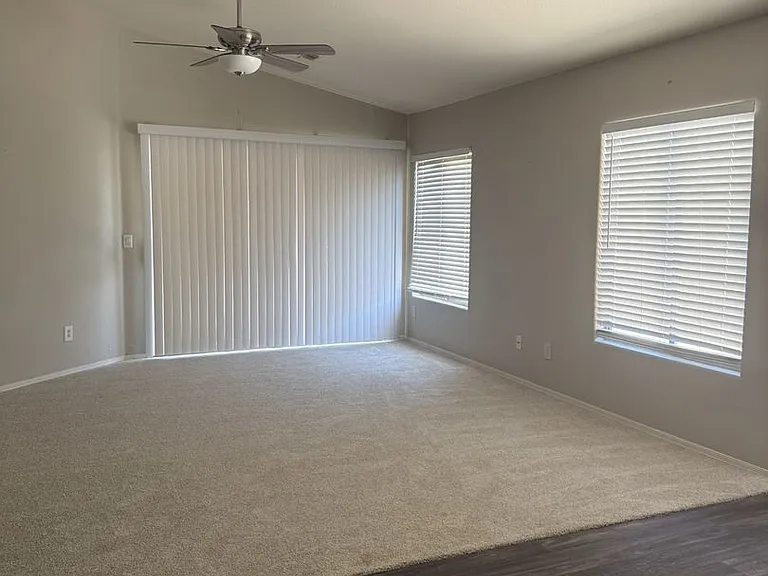 3919 E Longhorn Dr — Photo 4
