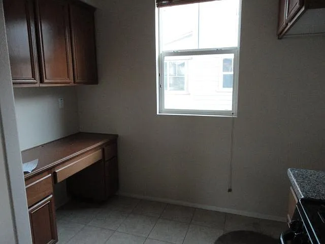 1429 Ledgestone Ln — Photo 14