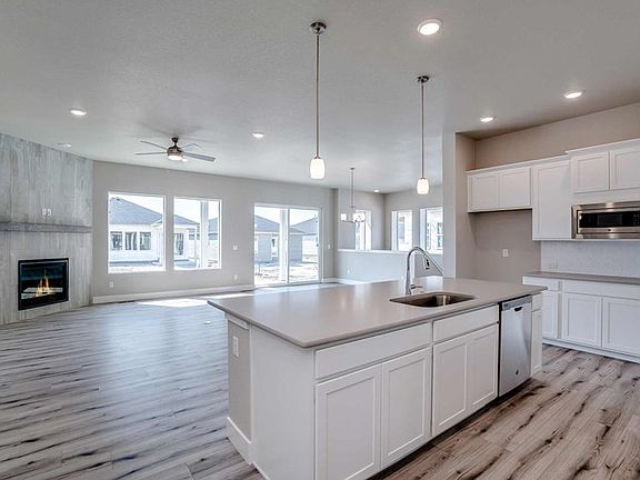 The Pinebrook - Kitchen