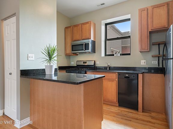 5th image of 1450 N Fairfield Ave APT 2R