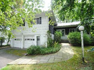 201 Dickson Cir, Williston Park, NY 11596