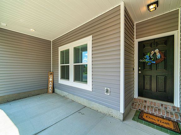 3rd image of 1002 Candleberry Dr