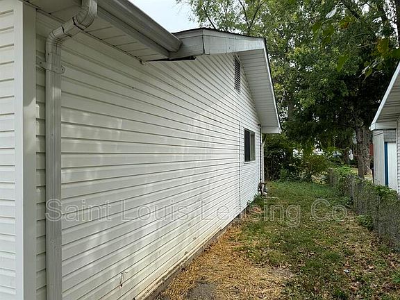5th image of 2 Blanchette Dr