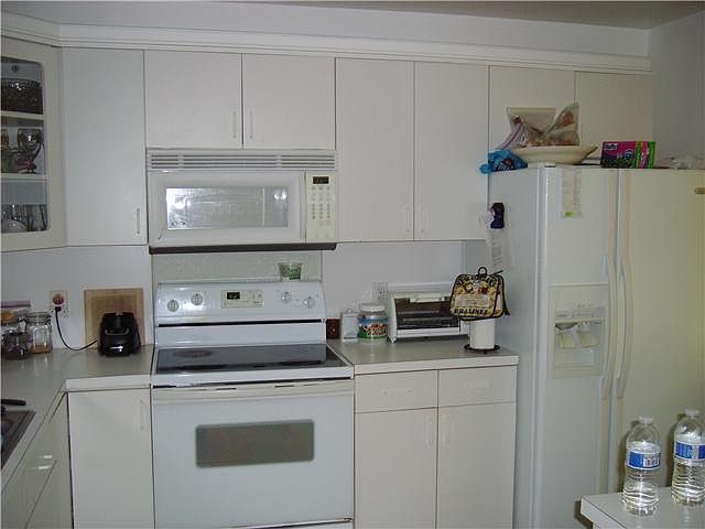 2nd image of 11296 Taft St #11296
