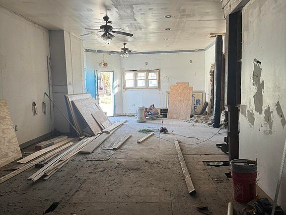 3rd image of 4101 Decoursey Ave