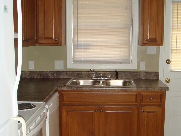 400 W College St — Photo 4