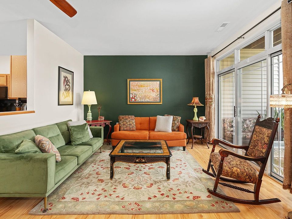 1st image of 5575 Bantry Ln APT 3