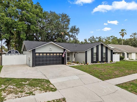 3rd image of 1727 Tallowtree Cir