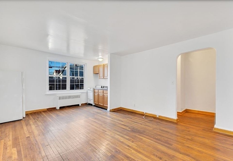 1st image of 13616 222nd St APT 5A