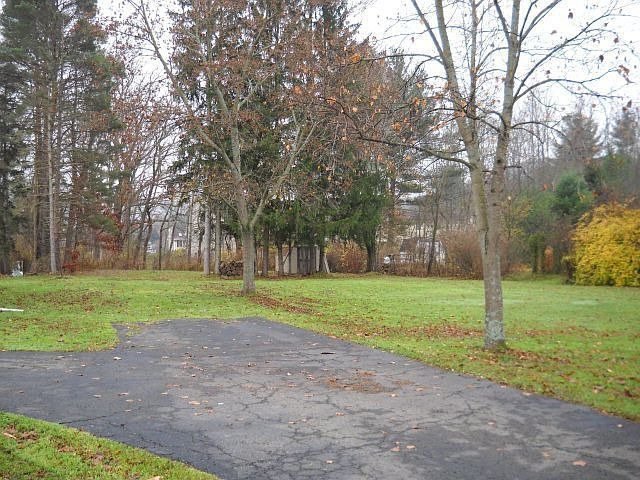 2nd image of 17 Orchard Dr