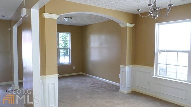 2nd image of 9512 Lakeview Rd