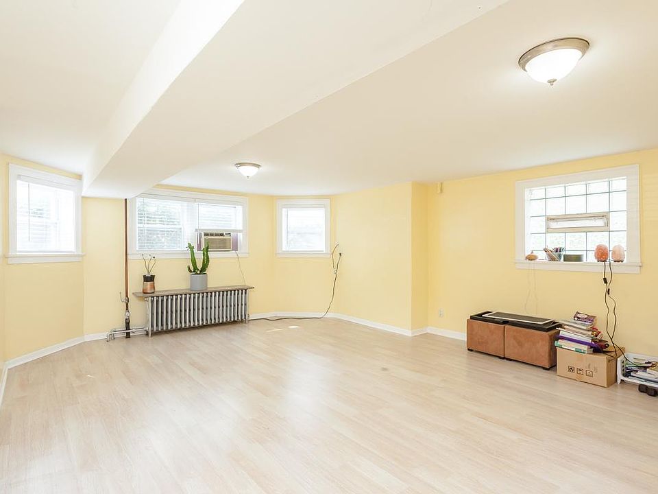 1st image of 6509 N Maplewood Ave #G