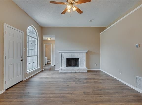 5th image of 709 Parkland Ct