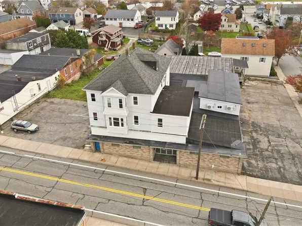 42 Main Rd, Tiverton, RI 02878