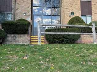 7 Charles Ln APT 2B, Pomona, NY 10970