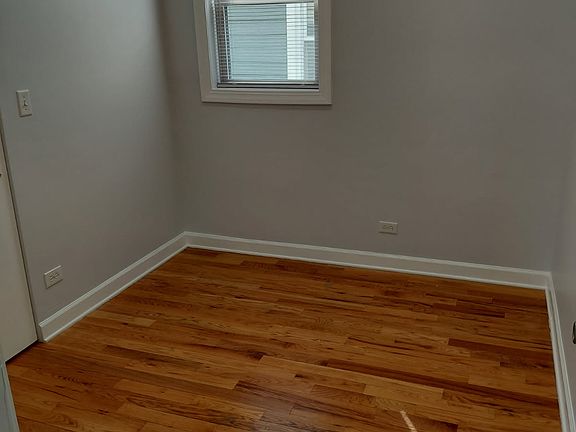 5th image of 360 W Cortland St Floor 2