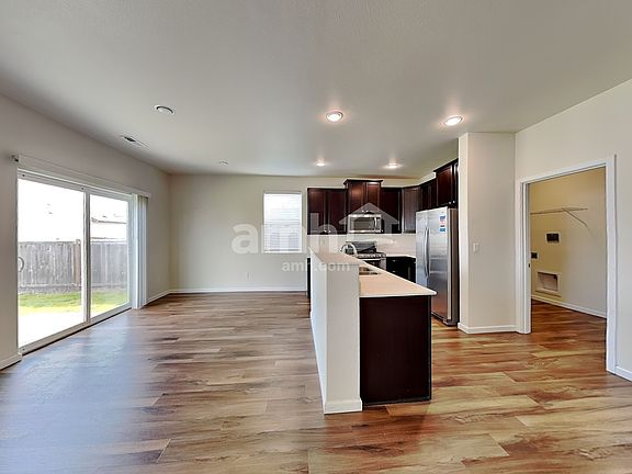 4th image of 16602 NE 91st St
