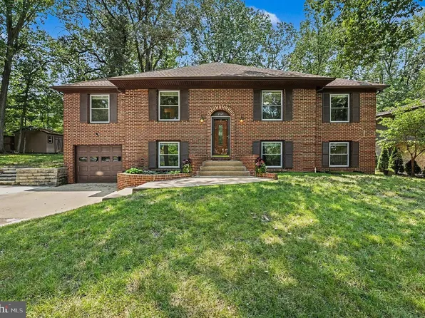2021 Buoy Dr, Stafford, VA 22554