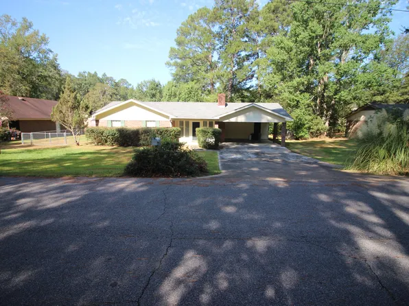 4 Ole Miss Dr, Laurel, MS 39440