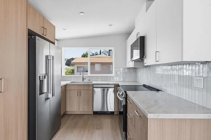 2 bed, 2.5 bath, 1092 sqft, $3,500 — Photo 3