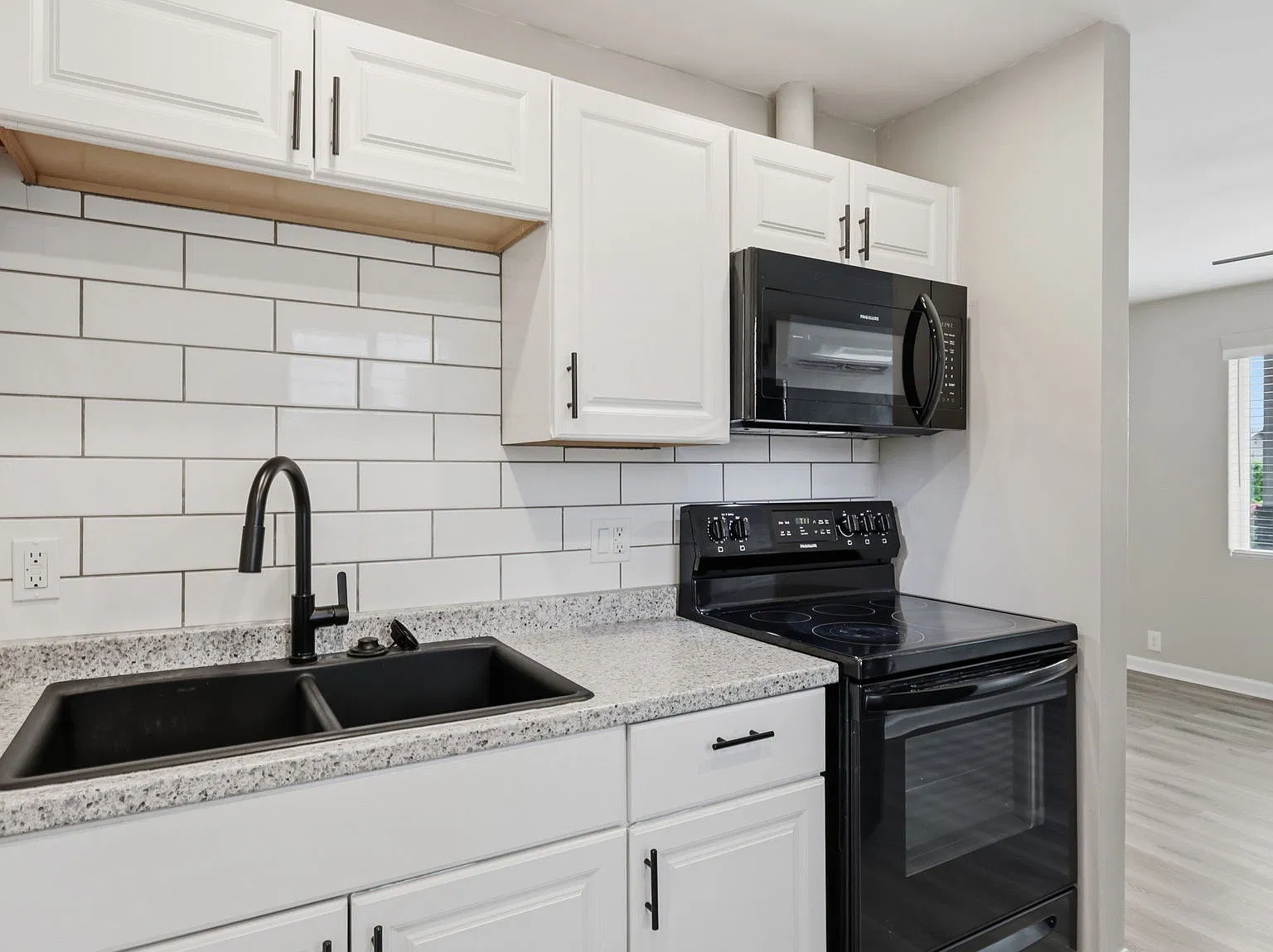 Studio, 440 sqft, $800 — Photo 2