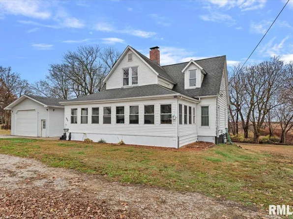 201 S 3rd St, Divernon, IL 62530