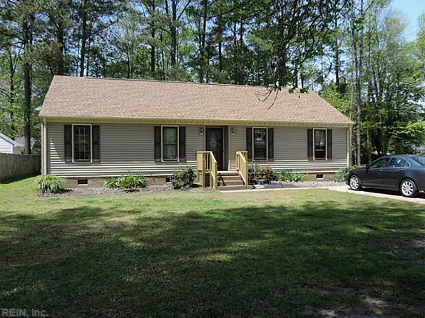 570 Waters Rd, Chesapeake, VA 23322