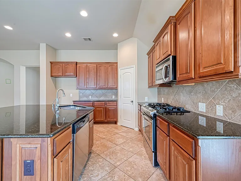 6206 Falling Briar Ln — Photo 22