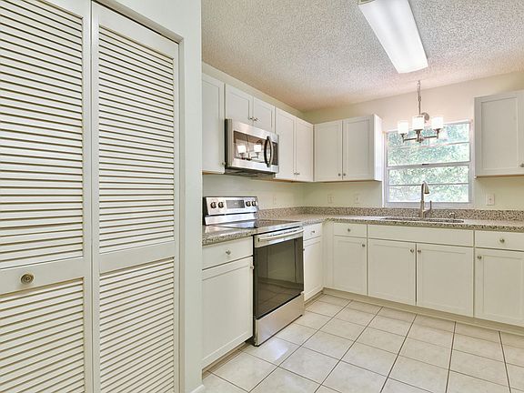5th image of 9073 SW 82nd Ter Unit C