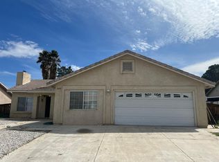 14195 De Sota Dr, Victorville, CA 92392