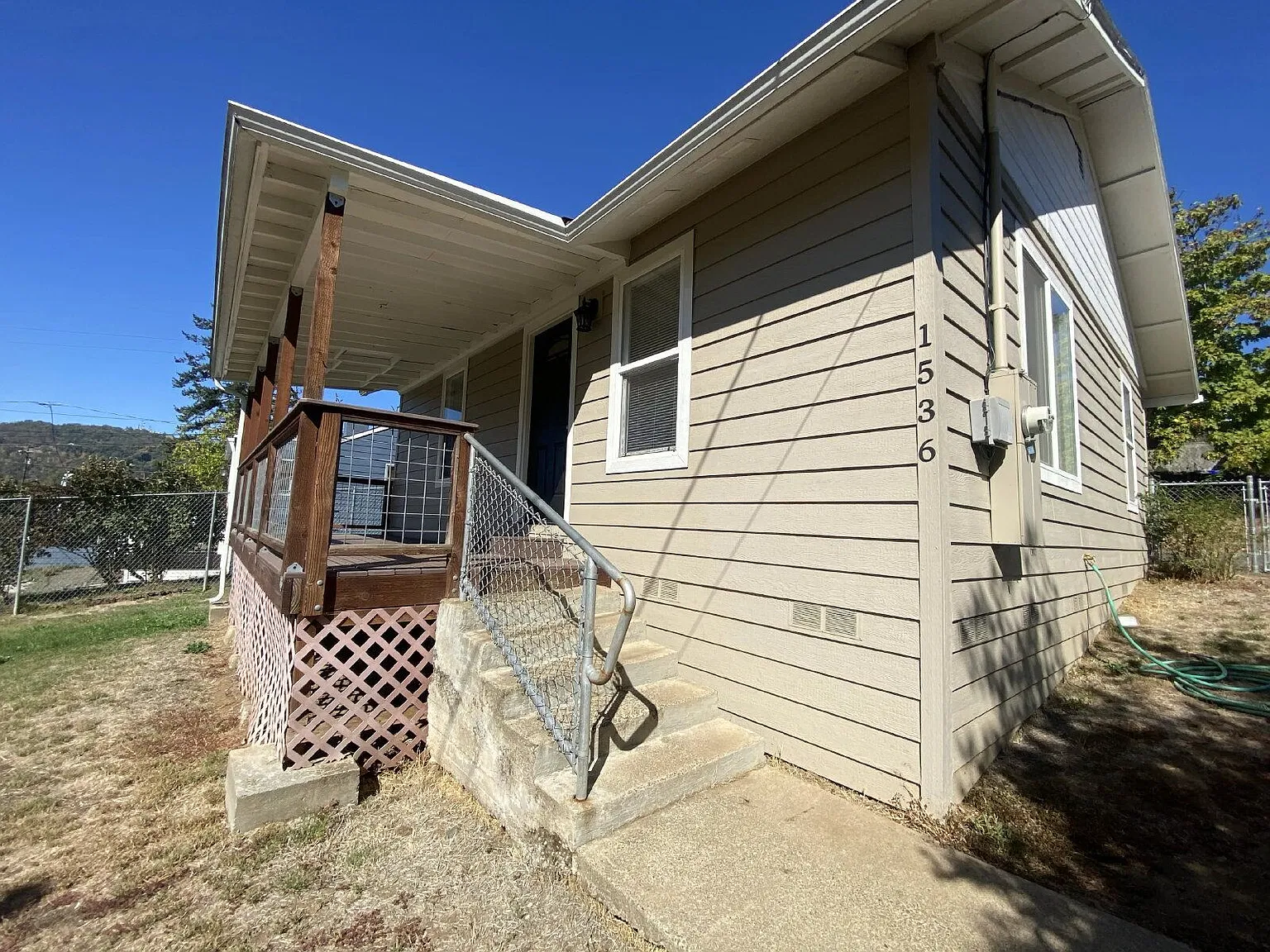2 bed, 1.0 bath, 859 sqft, $1,475 — Photo 2