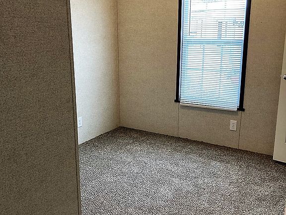 3rd image of 146 Dogwood Dr